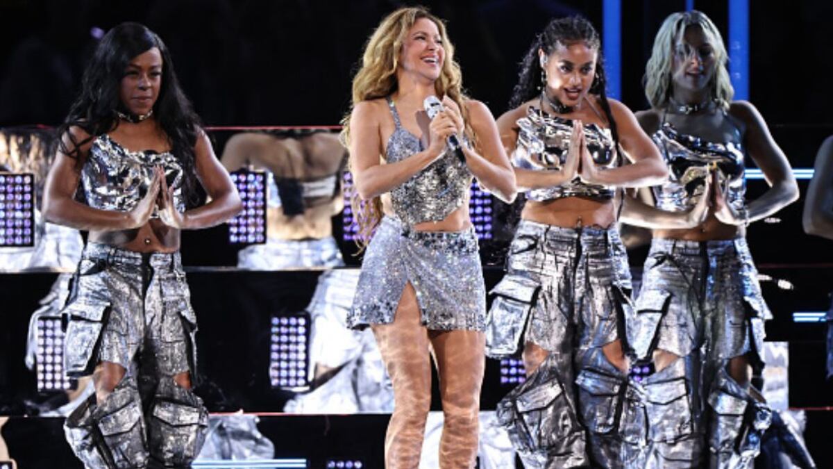 “Esto se va a descontrolar”: Shakira reaparece y da a conocer a dos hombres importantes en su vida y emociona a los fans