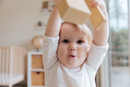 Guía práctica para el desarrollo de tu bebé: descubre a sus aliados esenciales y potencia su crecimiento