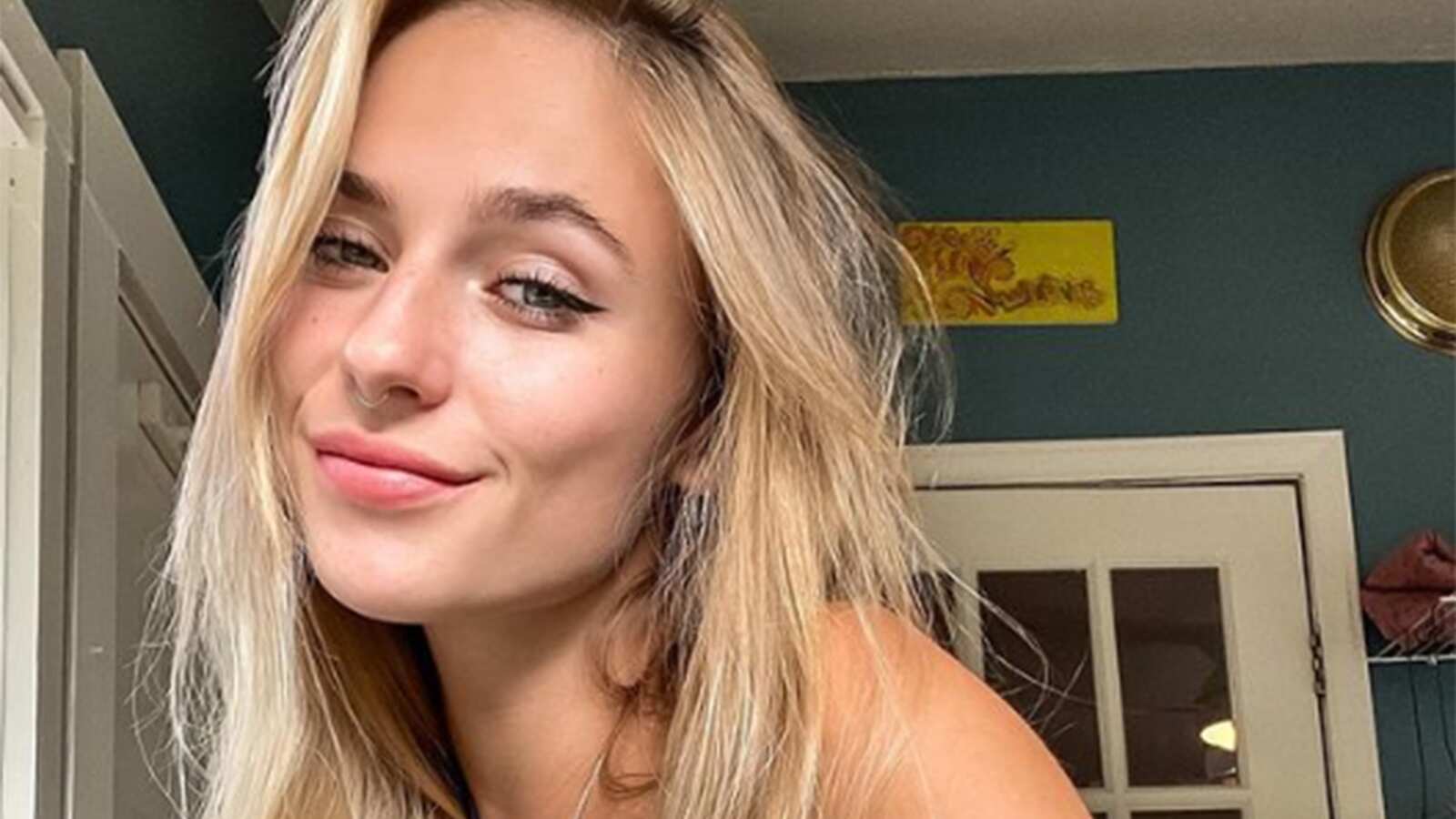 Esta es la verdadera identidad de la chica que posa en las redes y no es Clara Chía Martí.