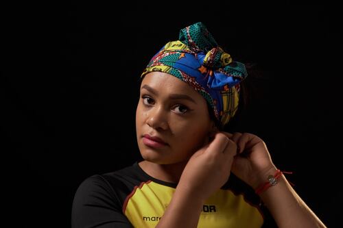 Neisi Dajomes: Inmortalizando la fortaleza de su alma y corazón