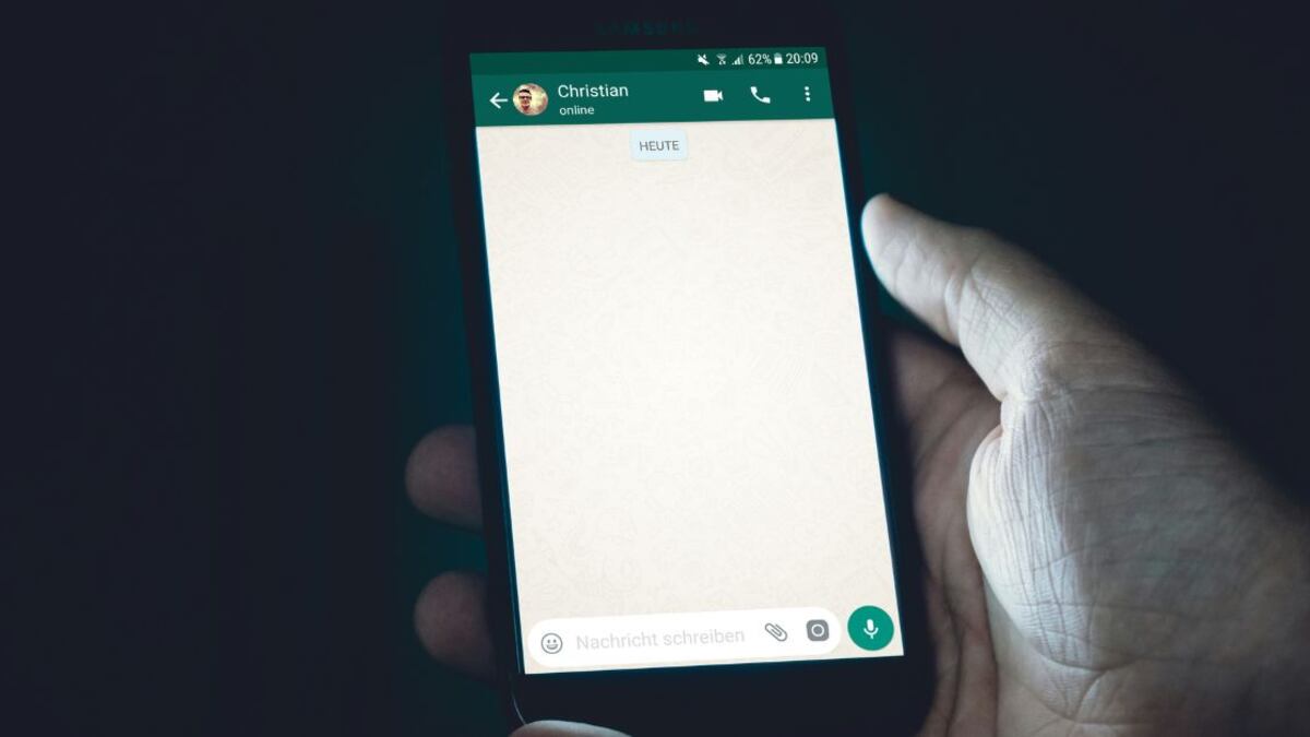 La aplicación de WhatsApp cuenta con varios trucos para proteger tus conversaciones de espías