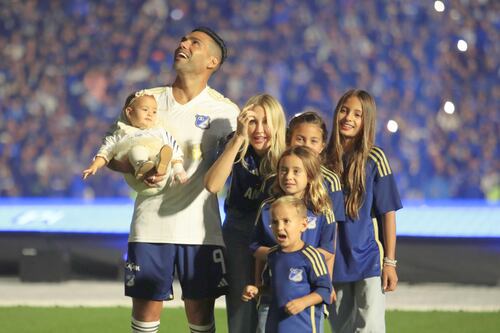 Lorelei Tarón, esposa de Falcao, mostró el hobby que empezó a practicar en Bogotá junto a una de sus hijas