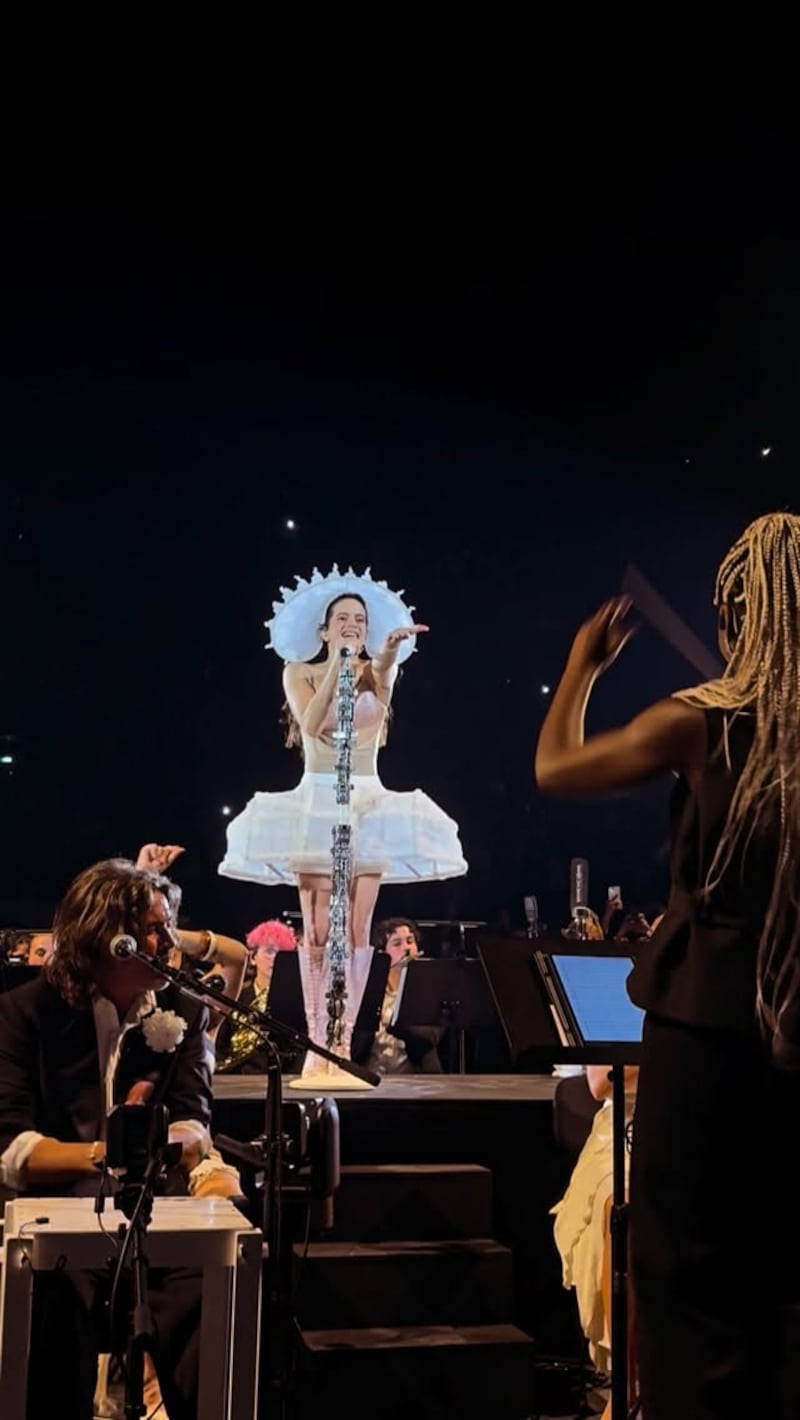 La historia de Yudi Heredia, directora de orquesta del Lux Tour de Rosalía