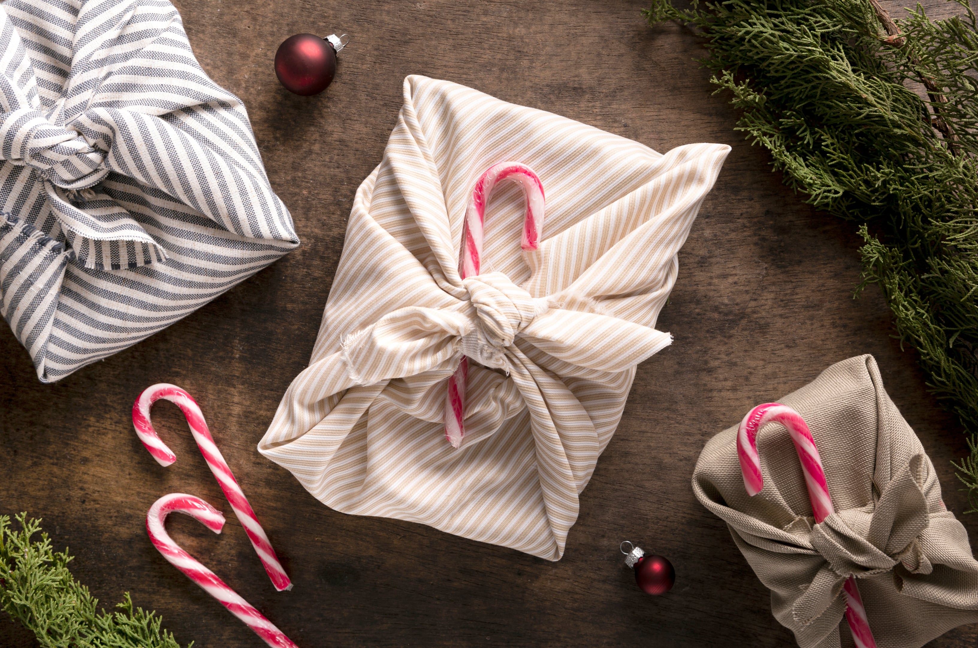 Así puedes envolver regalos con la técnica Furoshiki