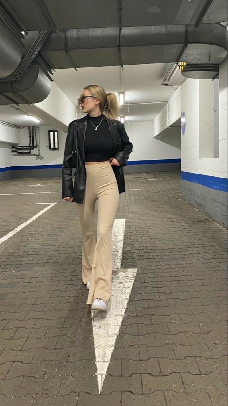 leggings acampanados en tendencia