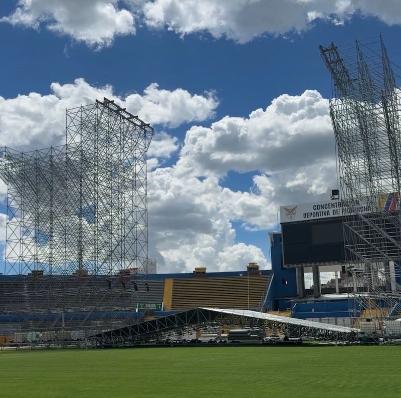 Montaje del escenario de Ed Sheeran