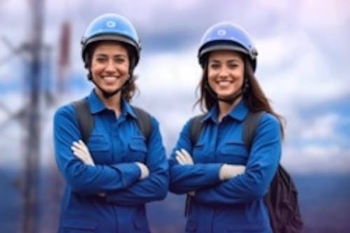 Mujeres que conectan: la primera cuadrilla técnica femenina de Puntonet rompe estereotipos en Ecuador