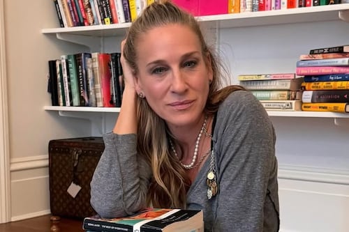 Sarah Jessica Parker reaparece con “vestido nupcial” para recibir importante premio: así lució