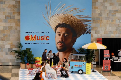 ¿Dónde y a qué hora ver el show de medio tiempo de Bad Bunny en el Super Bowl 2026?