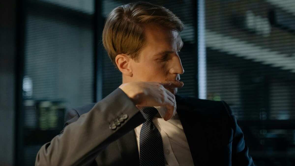 El gesto de tocarse los labios puede tener al menos tres significados ocultos