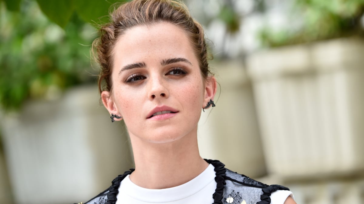 Emma Watson enseñó a usar lencería expuesta de la forma más elegante.