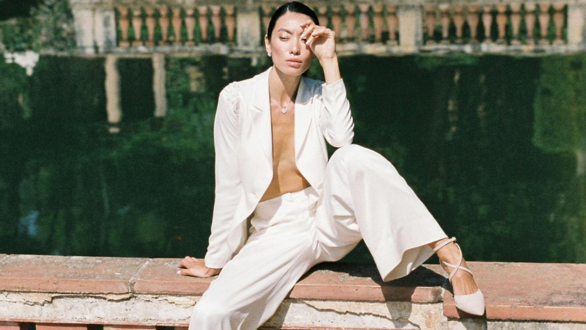 Los pantalones culotte blancos son mejor que los básicos y aquí te mostramos como usarlos.