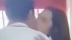 Video de profesora besando a un alumno en Tabasco desata polémica en México.