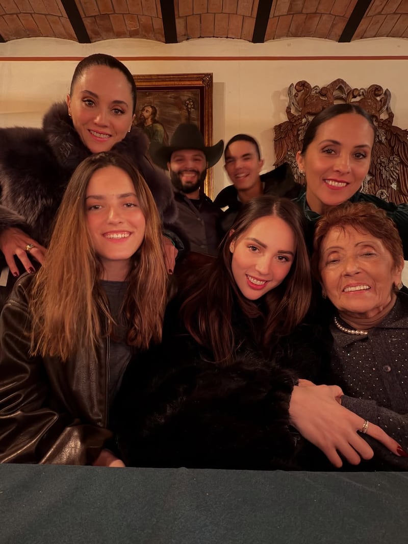 Aneliz Aguilar desata controversia por esta acción "contra" Christian Nodal y Ángela Aguilar