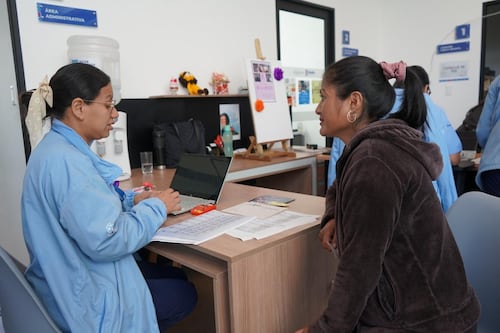¡Quito se viste de salud! La gran alianza que lleva bienestar y sonrisas a las mujeres de cada barrio