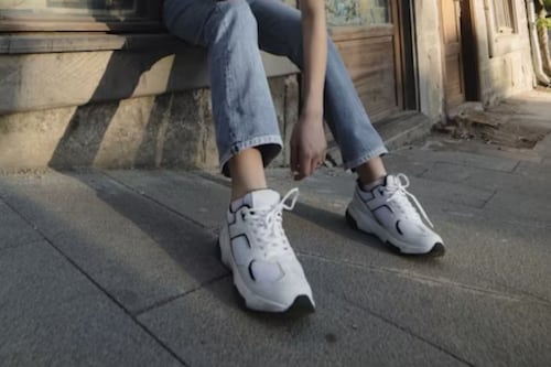 Zapatillas blancas: un básico que no puede faltar en tu clóset