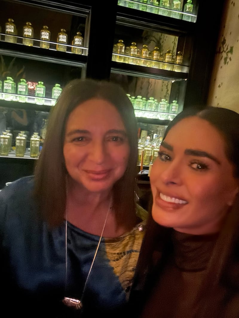 Galilea Montijo y Maya Rudolph