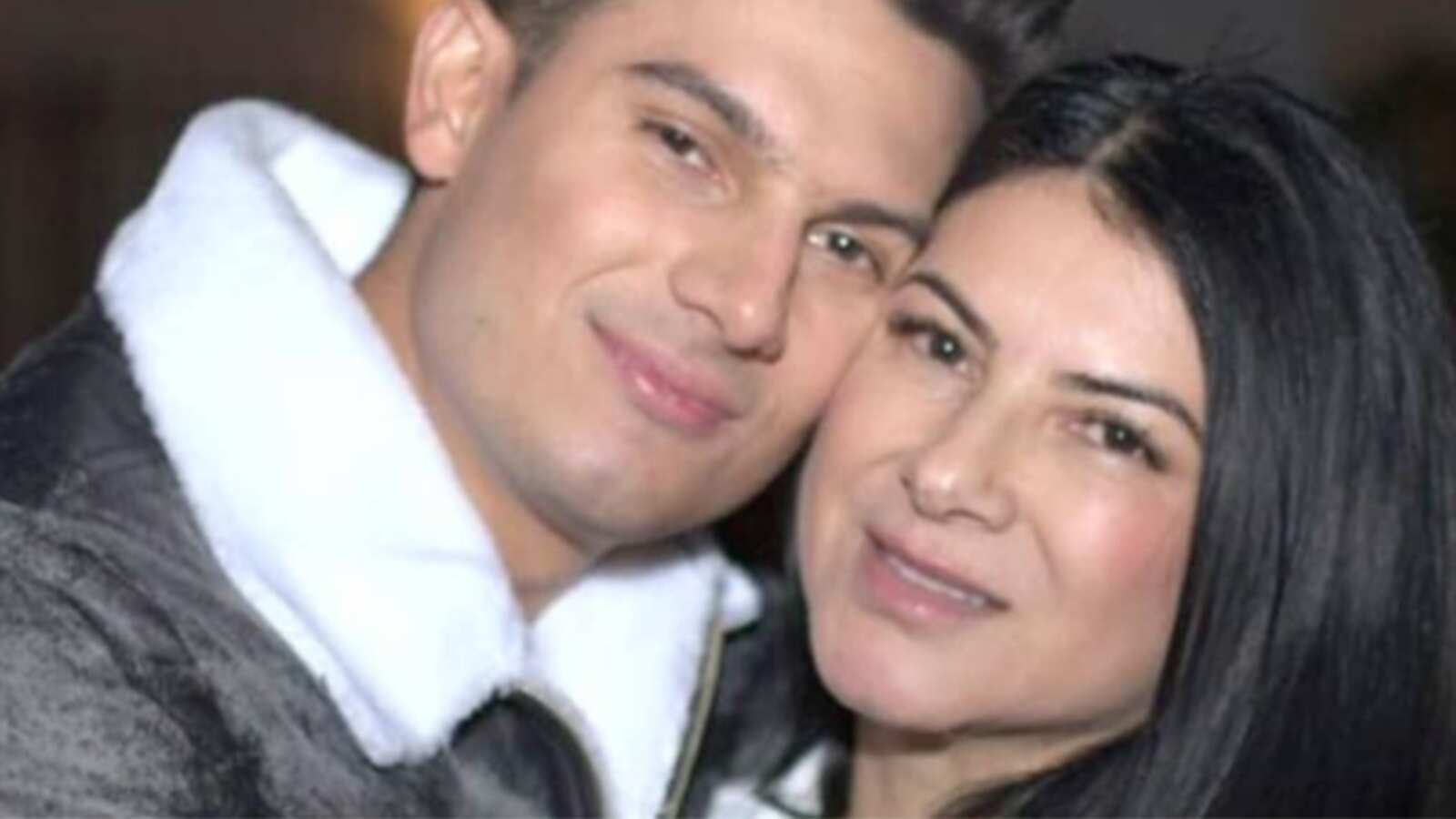 Madre de Pipe Bueno es criticada por su look.