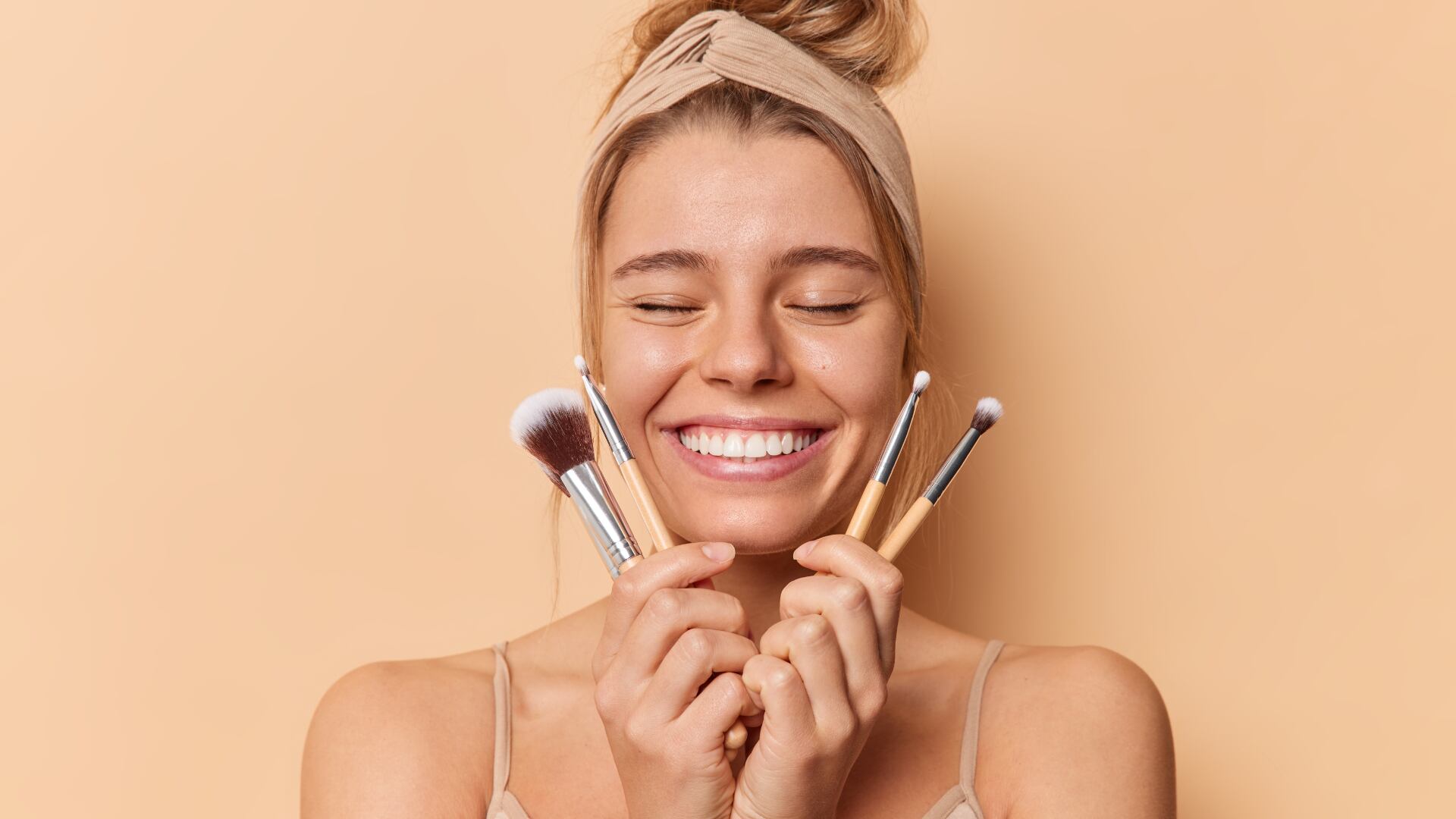 Tendencia en maquillaje y pestañas para el 2024.