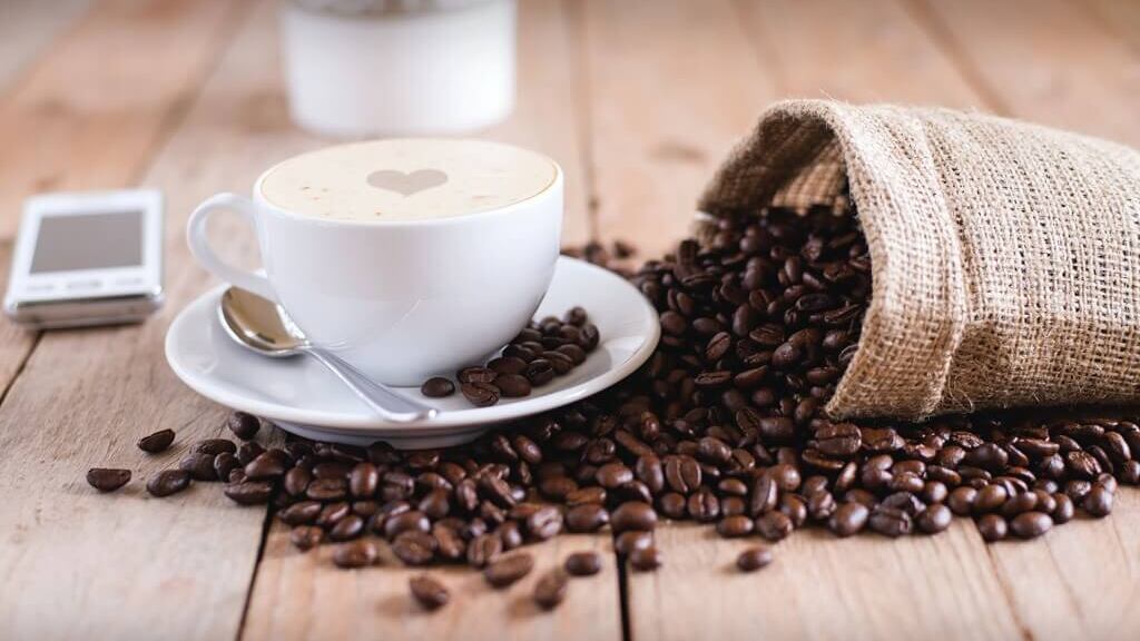 Prós e contras do consumo de café