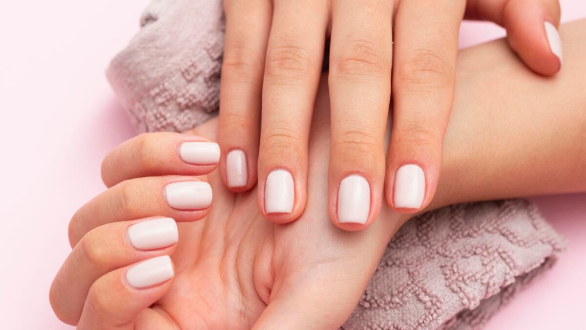 Esta es la manicura que promete quitarle la corona a la clásica técnica francesa.