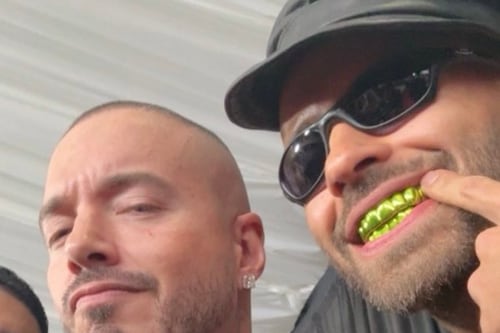 “Tan maluquito”: el detalle en la boca de Feid que critican en los Grammy y el que sí debió importar