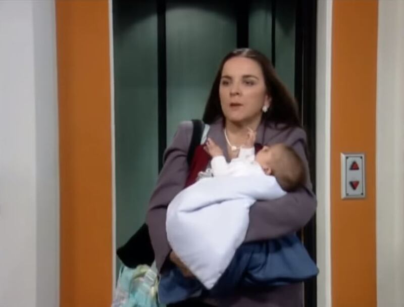 Bertha junto a su bebé en 'Betty, la fea' |