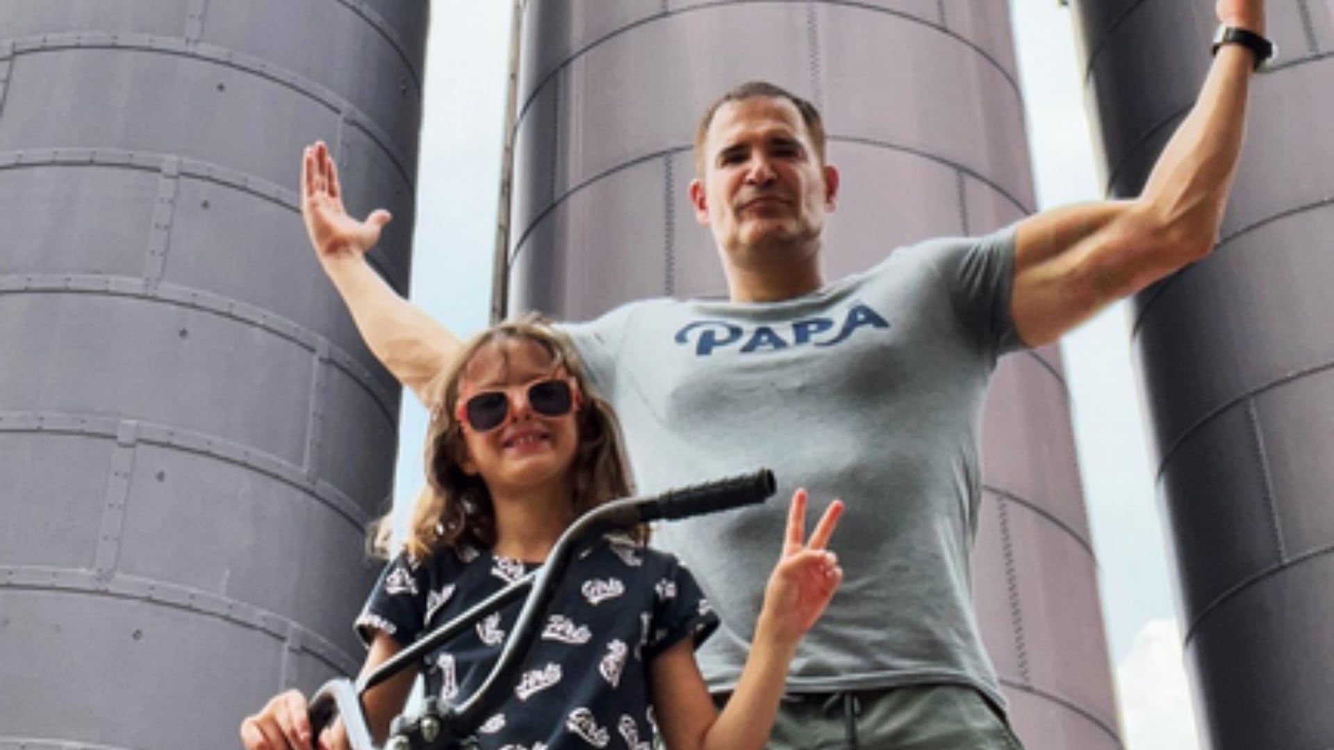 El artista reveló que no sabía cocinar y un mes antes de entrar al programa, trabajó en un restaurante.