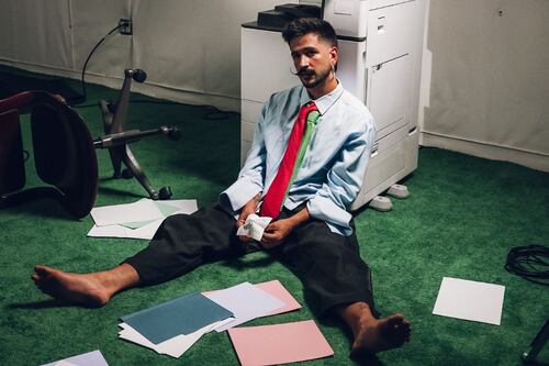 Camilo sorprende a fans con nuevo tema titulado “Maldito ChatGPT”