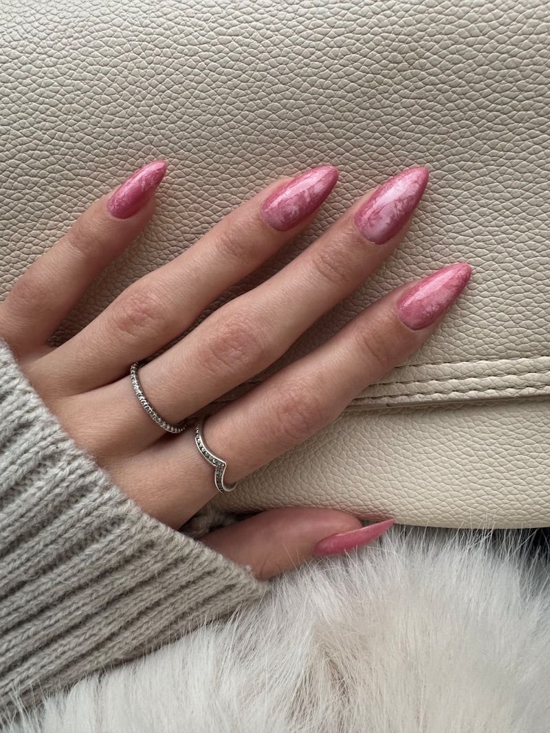 Uñas color rosa cuarzo