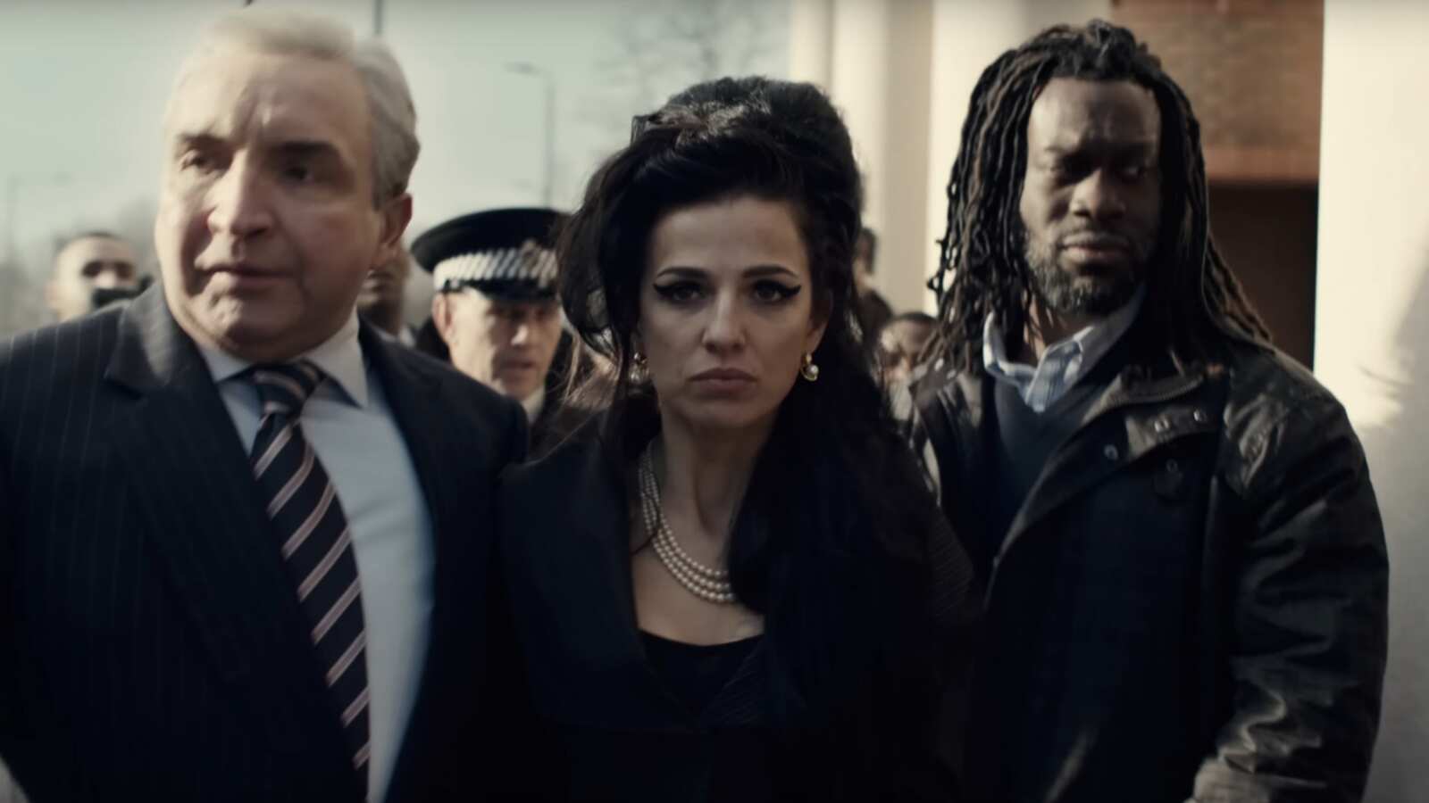 Back to Black: Un Viaje Emotivo por la Vida de Winehouse