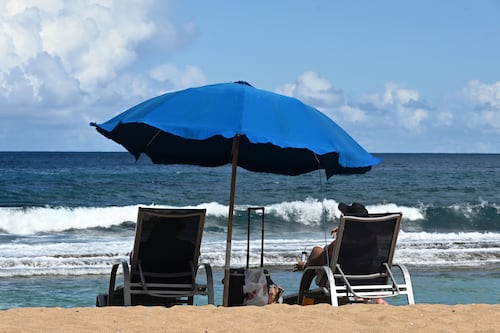 Turista demandó a hotel porque nunca encontró una silla libre en la piscina durante sus vacaciones