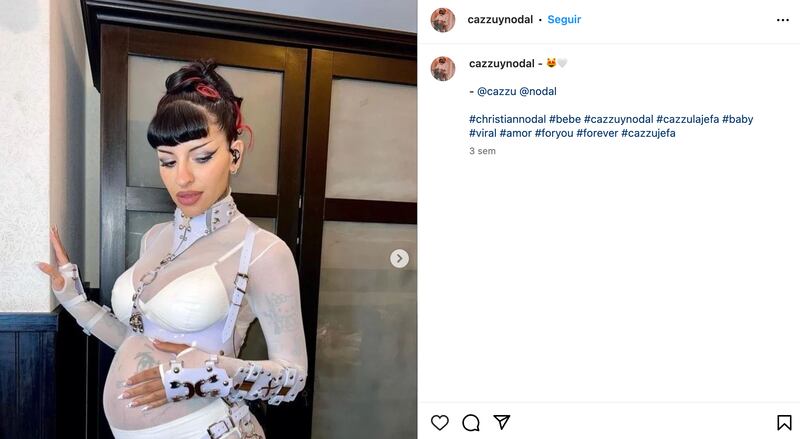 La cantante argentina presumió su baby bump con un hermoso vestido blanco digno de una boda.