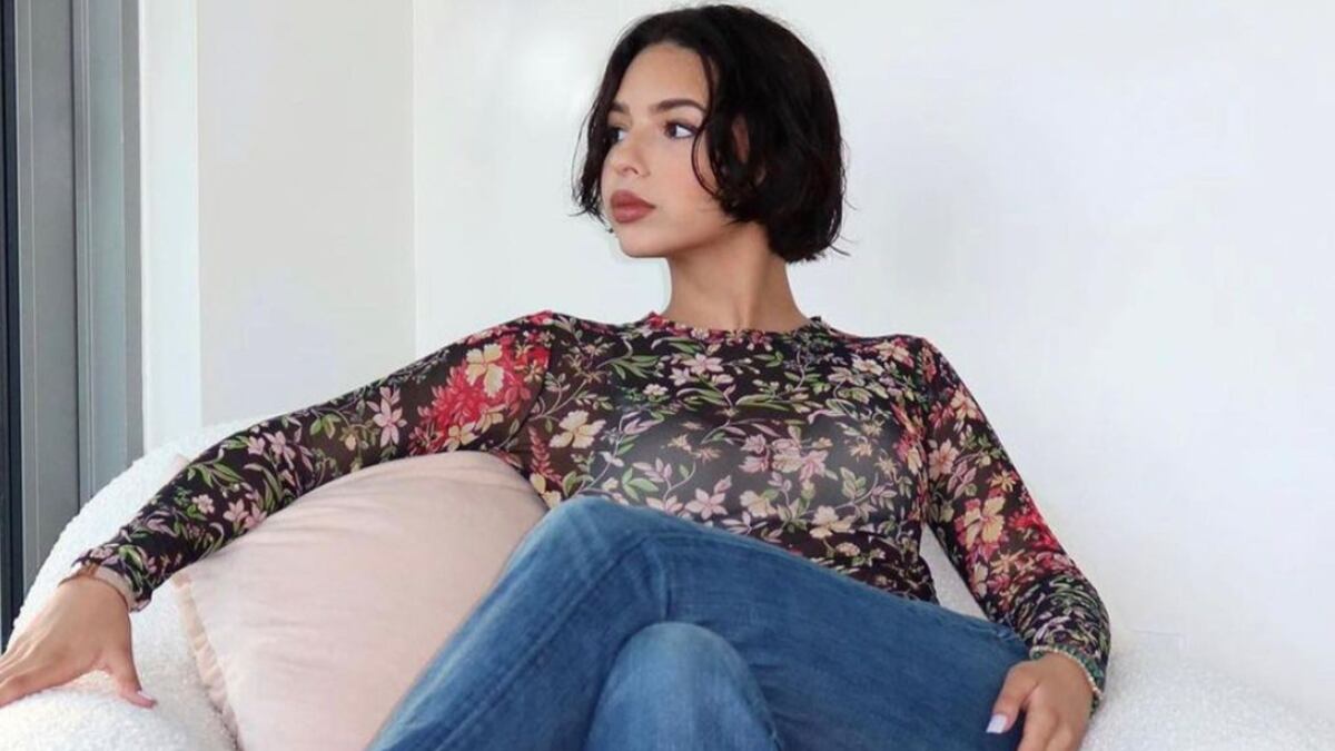 Ángela Aguilar vivió un incómodo momento durante su concierto en Dallas.