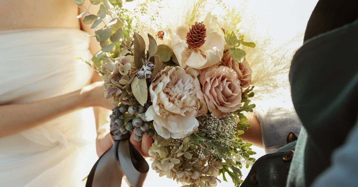 ¿Adiós a las clásicas rosas? Las flores para boda que arrasan como las más buscadas en su decoración