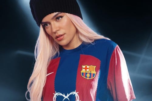 ¡Para Bichotas! Miles de euros por la camiseta de Karol G en alianza con el FC Barcelona