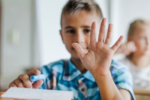 Cómo ayudar a mi hijo si sufre bullying en la escuela