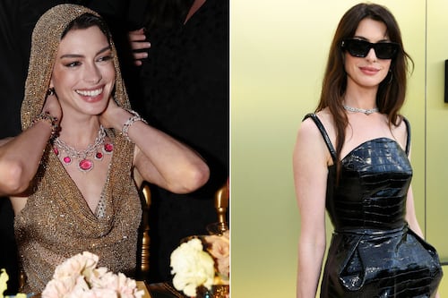 ¡Le dijeron falsa! Anne Hathaway brilla con elegante vestido rojo pero un ‘gesto’ opacó su look