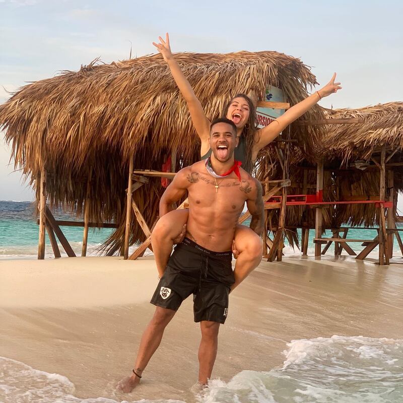 Jonathan "Maravilla" Alonso junto a su novia, Nerea Mia