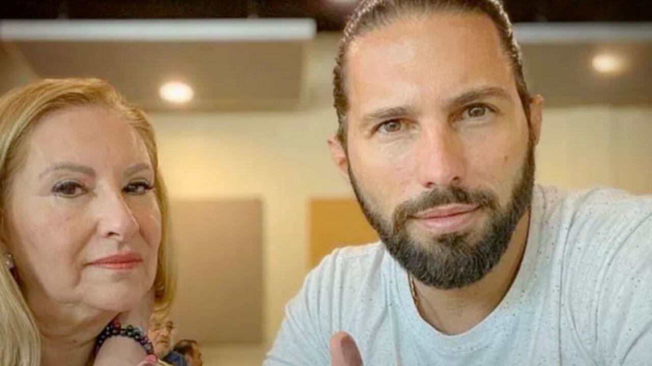 La mamá de Poncho de Nigris reveló que hizo las paces con el influencer.