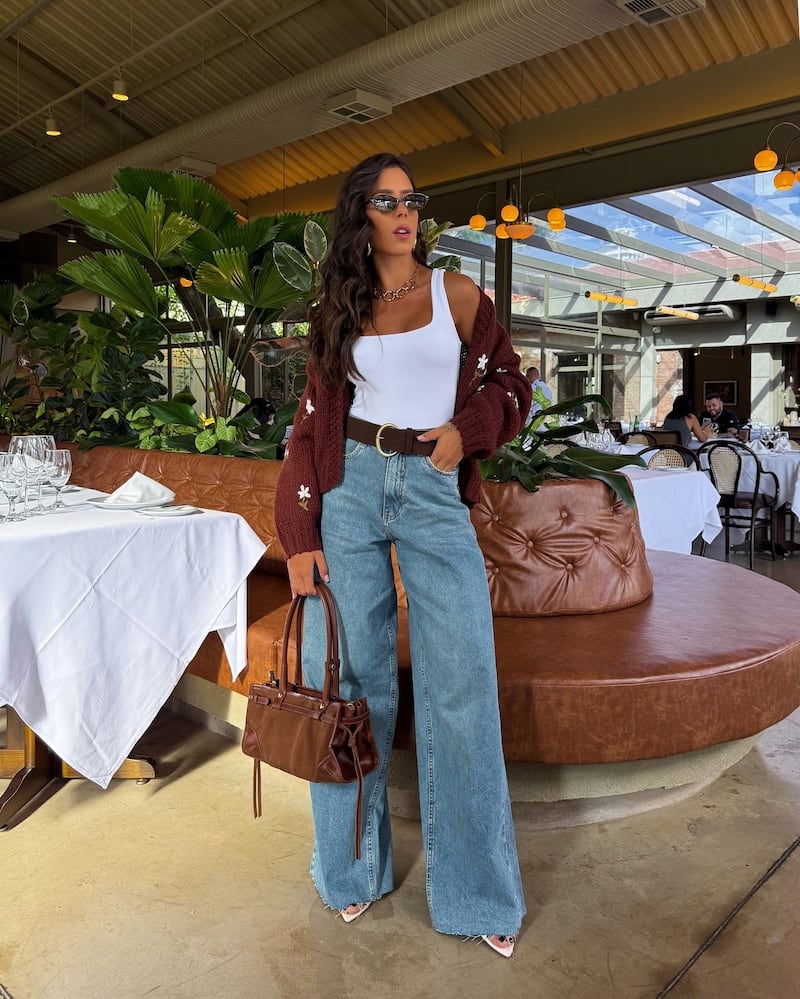 ¿Qué son los ‘granny jeans’? La nueva tendencia de pantalones que prometen una silueta estilizada