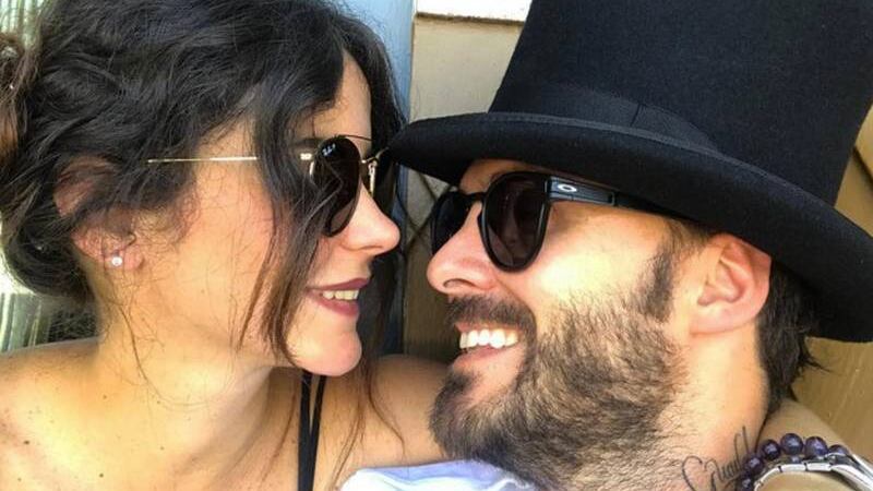 Tal parece que Maleja Restrepo se las sabe todas para echar un ojo y que Tatán Mejía lo note.