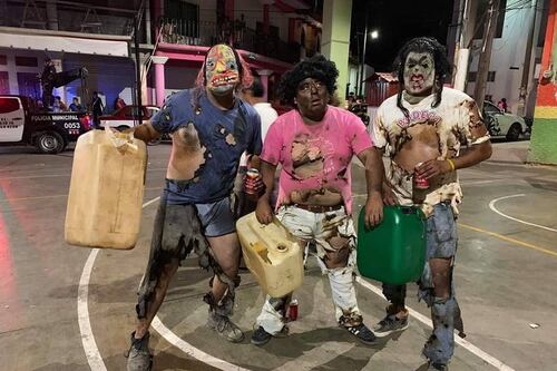 Disfraz de ‘huachicoleros quemados’ en carnaval causa controversia en redes