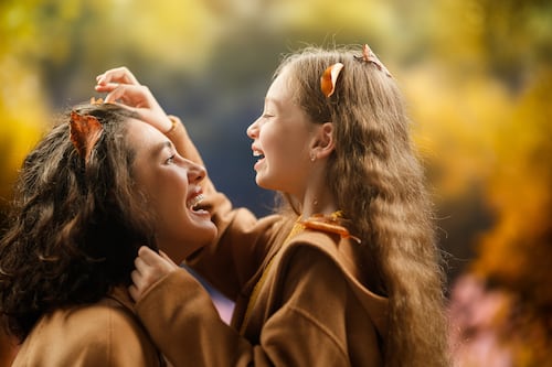 Mamá zodiacal: descubre qué tipo de madre eres según tu signo y cómo influye tu energía en la crianza