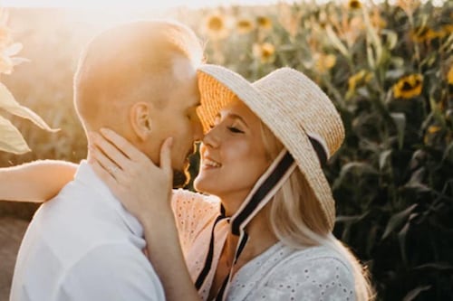 Cómo te besa un hombre cuando ya no siente amor por ti y solo lo hace por compromiso y obligación