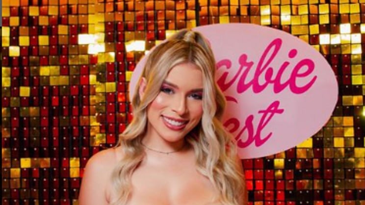 Foto de la modelo y psicóloga Ornella Sierra reconocida como la Barbie Costeña.