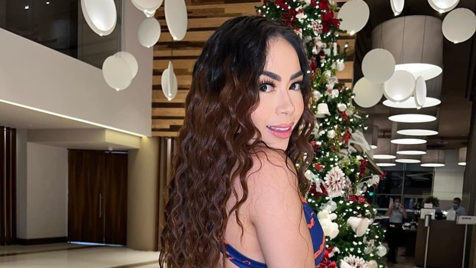 Epa Colombia y su nuevo video romántico con Karol Samantha.