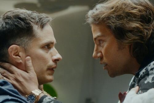 Gael García Bernal y Diego Luna se reencuentran en la serie “La Máquina”: ¿De qué trata?