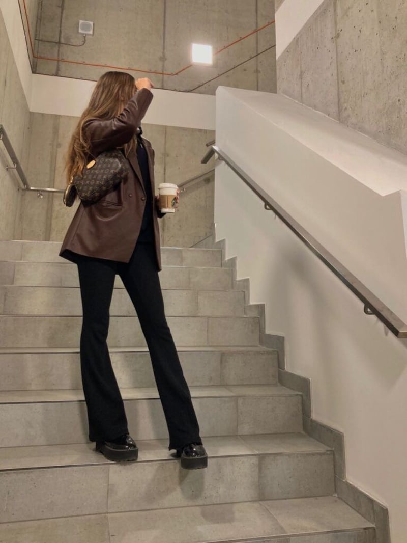 leggings acampanados en tendencia