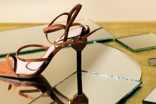 ¡Ni coreanos, ni alemanes! Las sandalias mexicanas serán furor este año: así se llevan para un look chic y cómodo